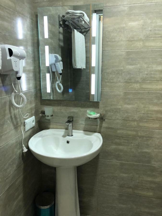 Hotel Royal Georgia Batumi Esterno foto